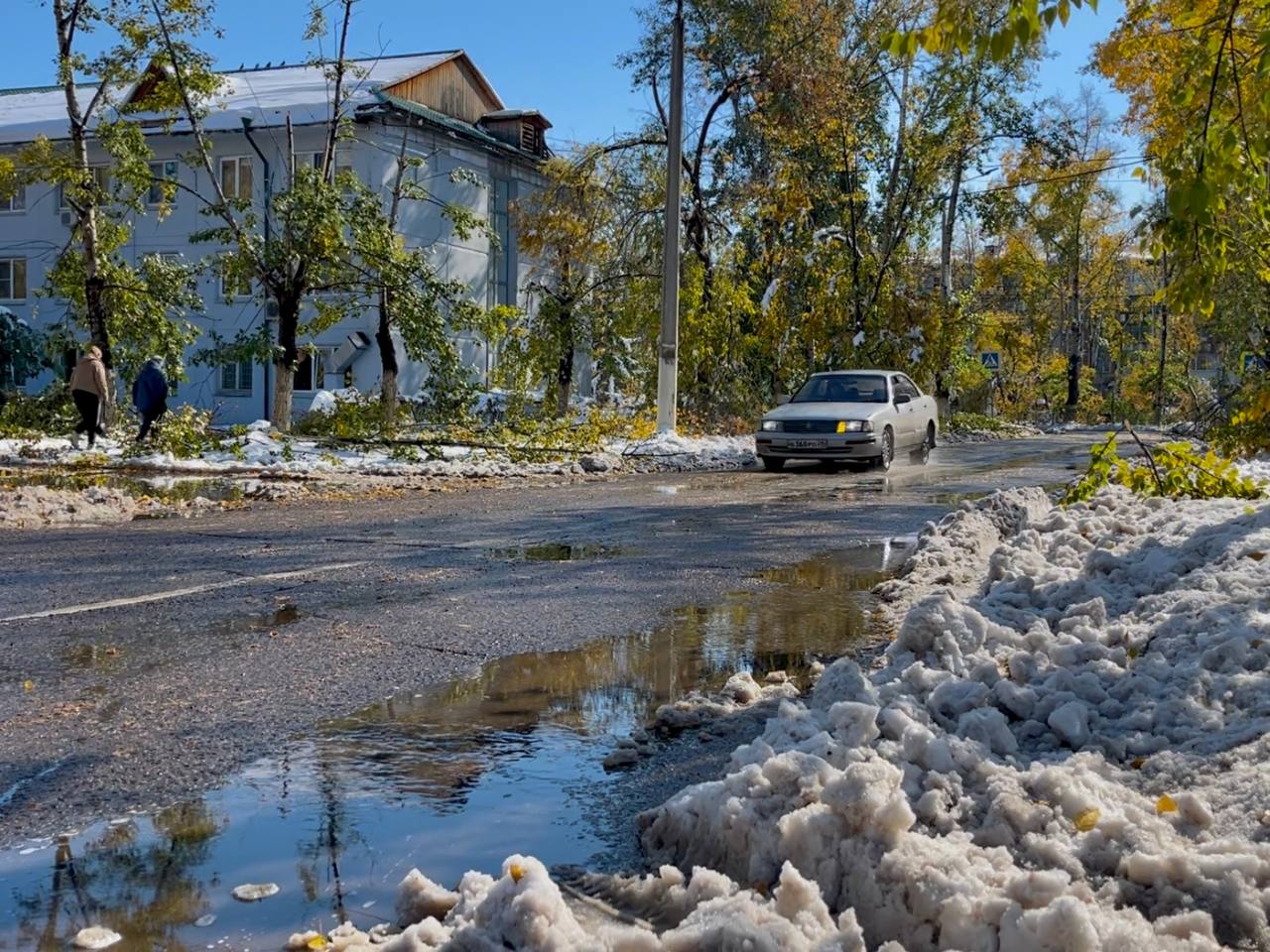 Ликвидация последствий снежной стихии в Краснокаменске продолжается